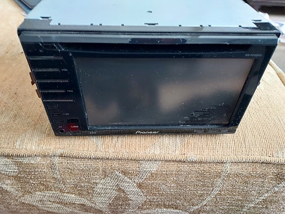 Pioneer avh-p3100dvd autosoitin