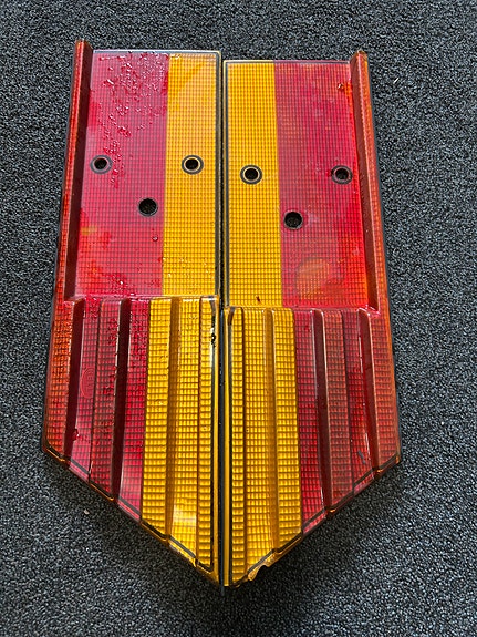 Mercedes-Benz W124 takaheijastimet