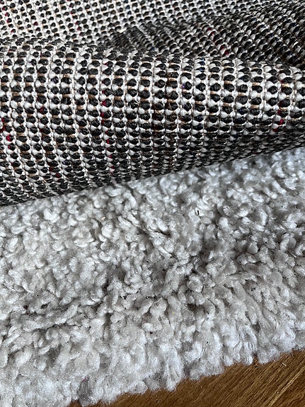Iso nukkamatto (Carpetviata
