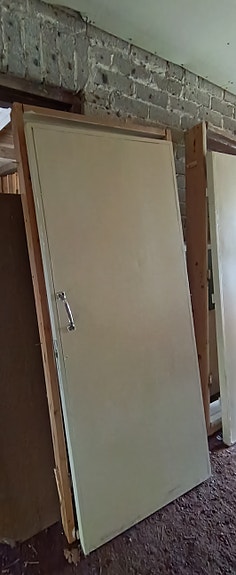 Valkoinen väliovi karmeineen 90x210