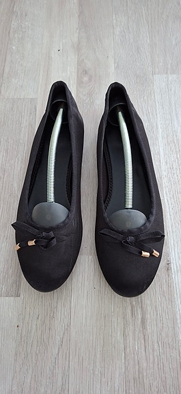 Musta ballerinat koko 42