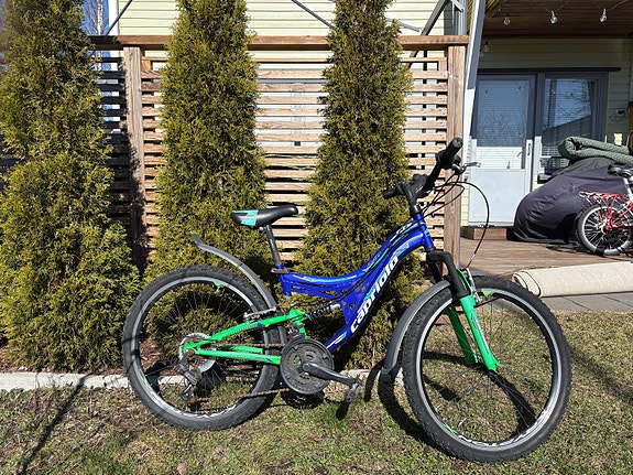 Lasten täysjousitettu maastopyörä