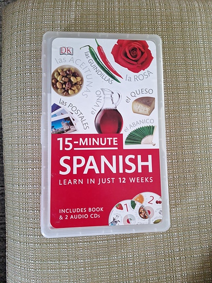 DK 15-Minute Spanish -espanjan oppikirja ja äänimateriaali