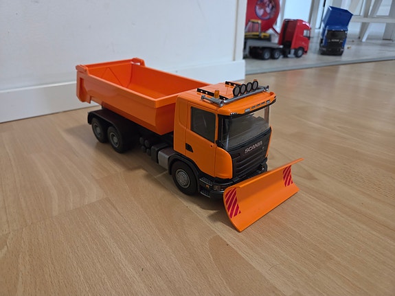 Emek kuorma-auto aura lelurekka oranssi