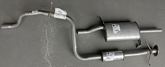 Nissan Sunny II 1.4 / 1.6 Sedan N13 1986-1990 pakoputkisto keskiputki takapönttö
