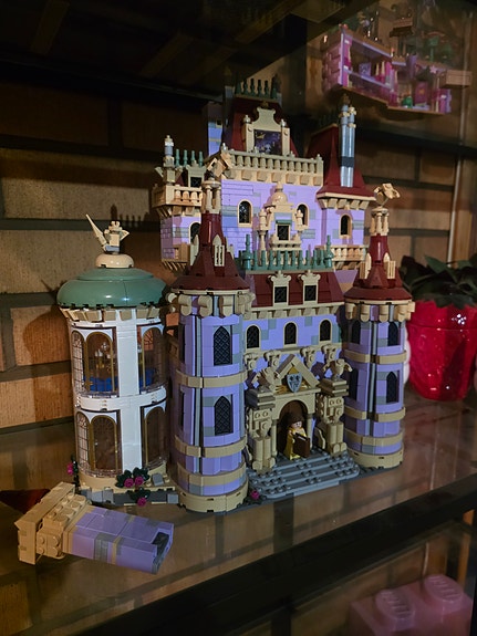 LEGO Disney Princess 43263 Kaunottaren ja hirviön linna