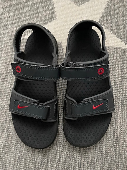 35 Nike sandaalit