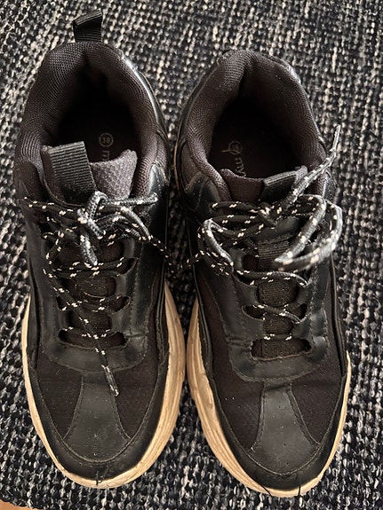 Mywear mustat lenkkarit koko 38