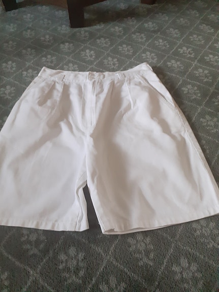 Valkoiset shortsit