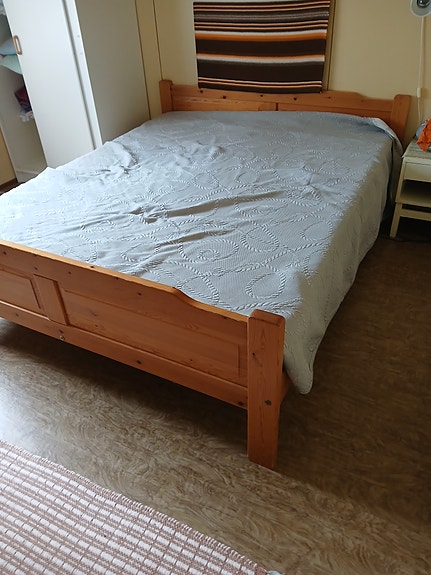 160 cm leveä sänky