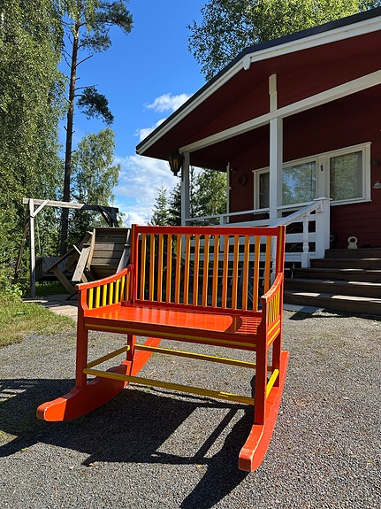 Kahden istuttava keinutuoli