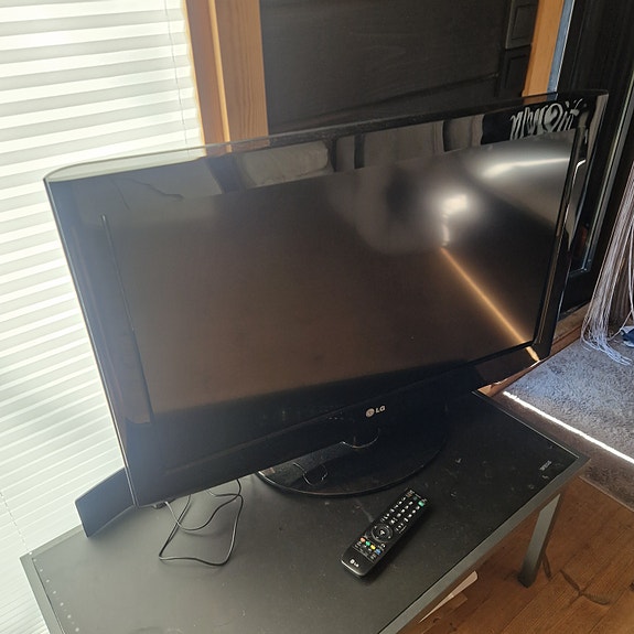 LG taulutelevisio 32