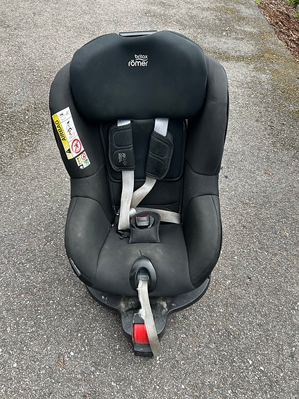 Britax Römer Dualfix turvaistuin 18 kg musta