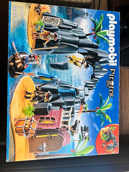 Playmobil Pirates merirosvolaivat ja -saari leikkisetit