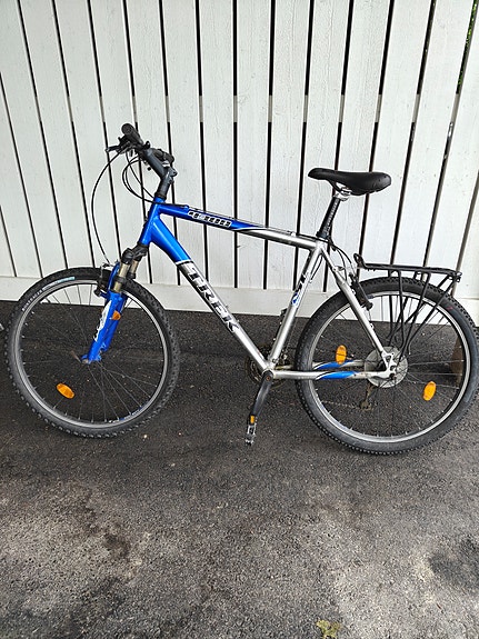 Trek 4300 maastopyörä
