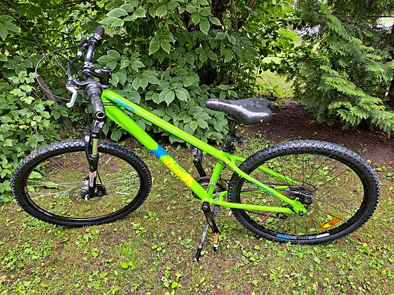 Yosemite Dirt maastopyörä 26" VARATTU