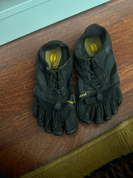 Vibram fivefingers paljasjalkakengät