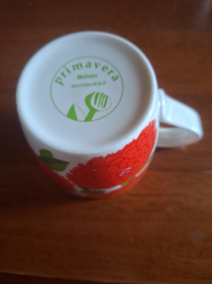 Iittala Primavera Punainen muki kukkakuvio