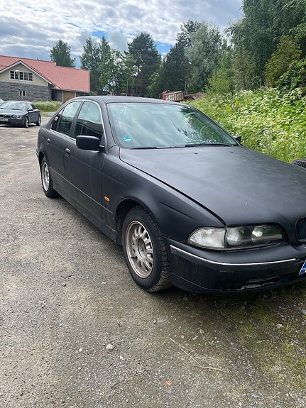 BMW e39 520i osia!
