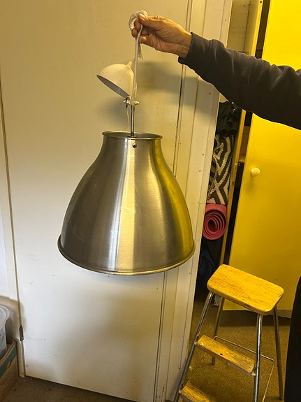 Metallinen kattovalaisin