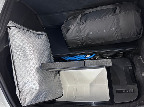 Tesla Model Y RETKISETTI vuokralle (ei auto)– Vantaa