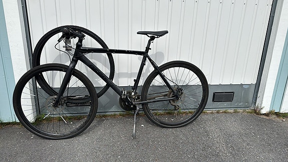 Occano H3 II miesten hybridipyörä 28" (sis. talvirenkaat)