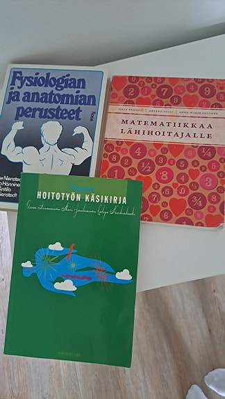 Oppikirjat lähihoitajalle, 3 kpl