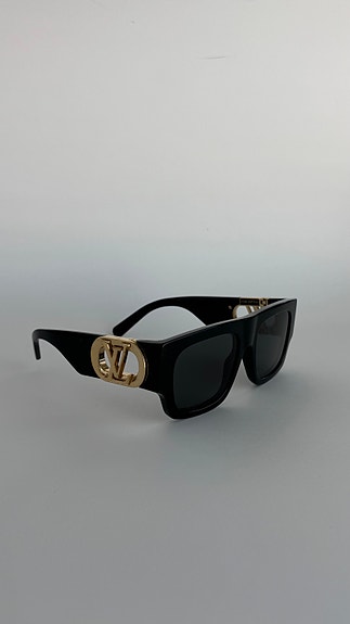 Louis Vuitton black acetate LV Link square aurinkolasit