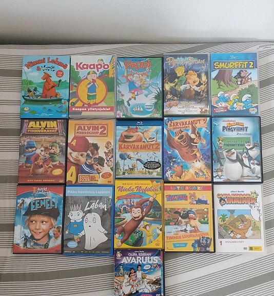 Iso kasa lasten suosikki DVD-elokuvia ja Blu-ray (14 kpl)