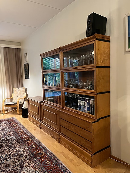 Boknäs kirjahylly myydään