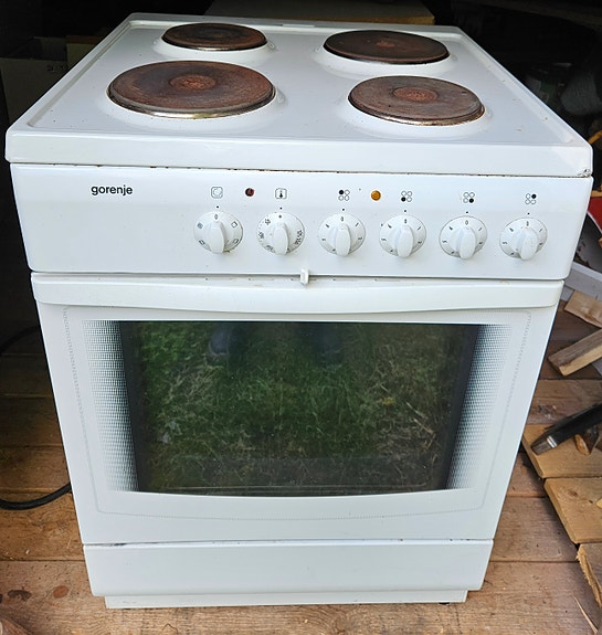 Gorenje sähköliesi uunilla