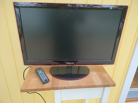 Samsung P2770HD näyttö / TV 27" musta
