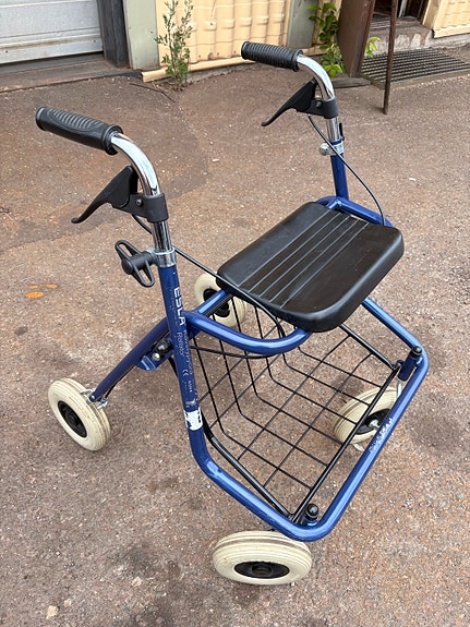 Esla rollaattori, kävelypyörä