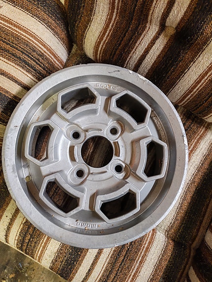Momo vega 5x12 4x108 harvinaiset vaateet