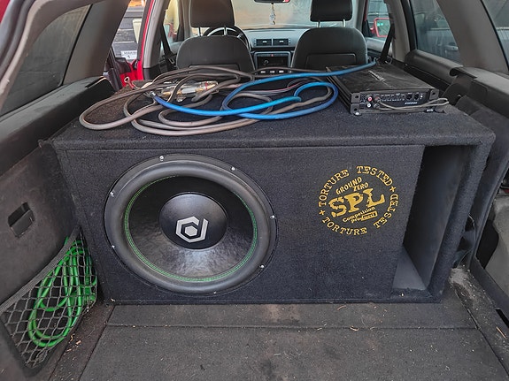 Ground Zero SPL 15" + Bass Habit Z1000.1 + johdot – valmis paketti