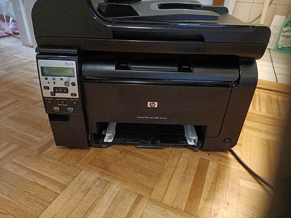 HP laserjet 100 color M FP