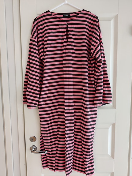 Marimekko trikoomekko