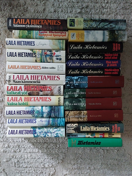 Laila Hietamies kirja 24 kpl.