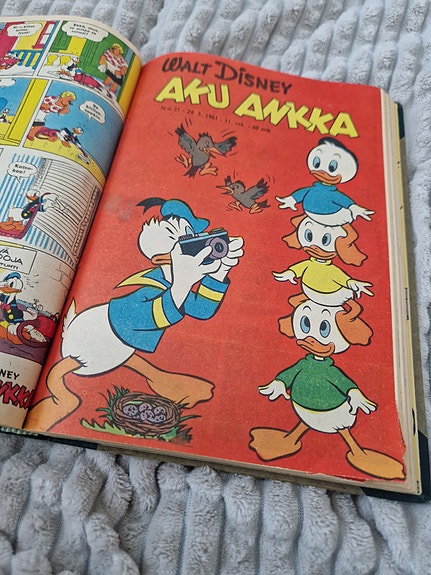 Sidotut Aku Ankka kirjat
