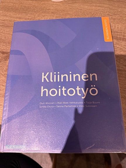 Kliininen hoitotyö - oppikirja