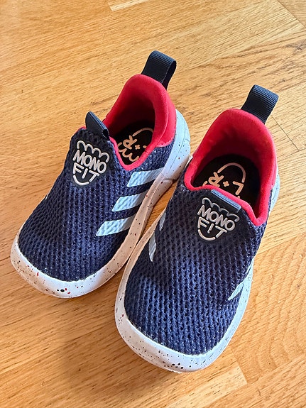 Lasten Adidas lenkkarit koko 23