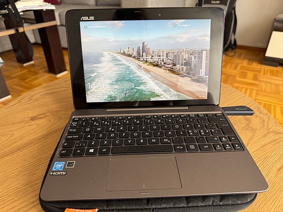 Asus 2-in-1 tabletti kannettavalla näppäimistöllä