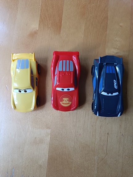 Kolme Cars / Autot autoa
