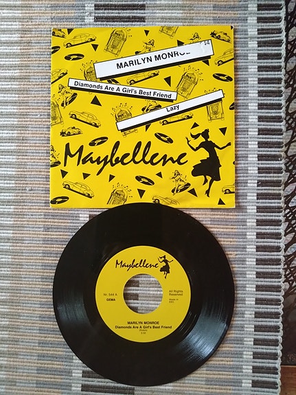 Marilyn Monroe 7" Diamonds are a girls best friend