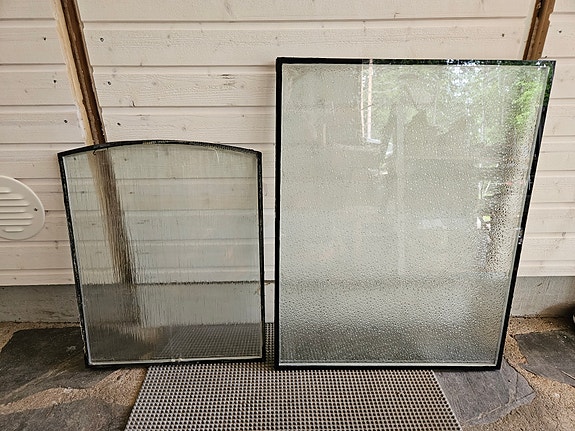 Ulko-oven ikkunat