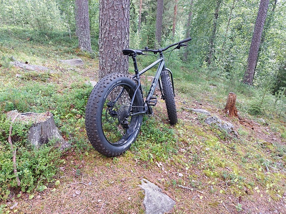 Vähän käytetty White Fatbike