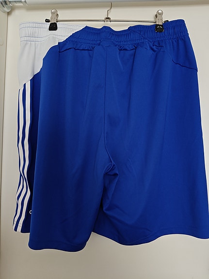 Miesten Adidas urheilushortsit, koko XL