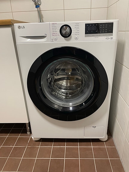 LG edestä täytettävä pyykinpesukone