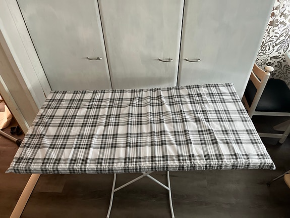 Lasten patja pinnasänkyyn