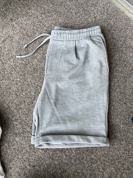 Zara miesten shortsit L harmaa
